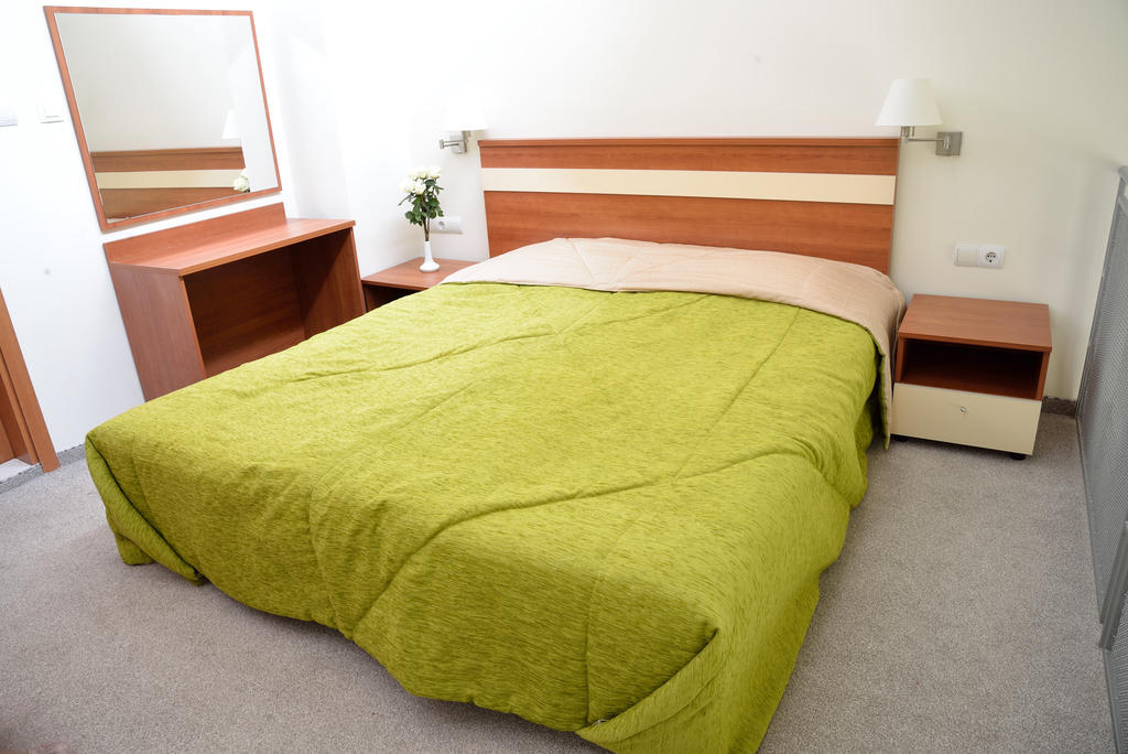 Glicinia Hotel Golden Sands Bilik gambar